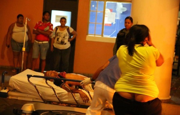 Momento que Pedro Flores llegaba al Santo Tomás.