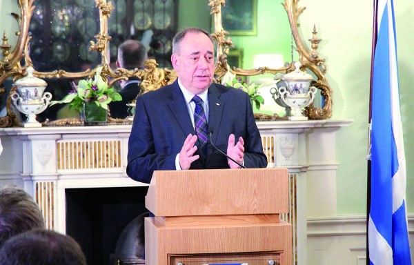 Salmond, de 59 años, ha sido dirigente y ministro del Partido Nacional Escocés durante 20 años