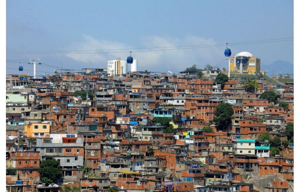 5 muertos en favela de Río