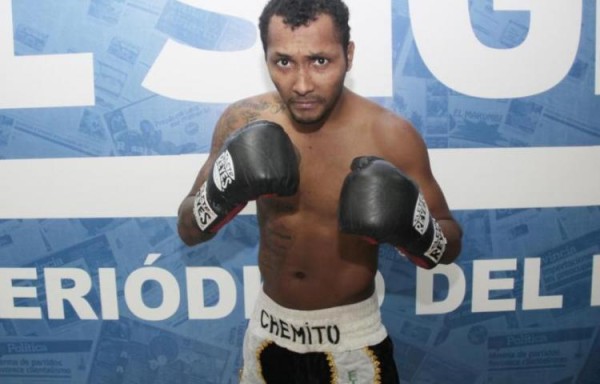 'Chemito' Moreno no peleará este jueves, se encuentra en el hospital