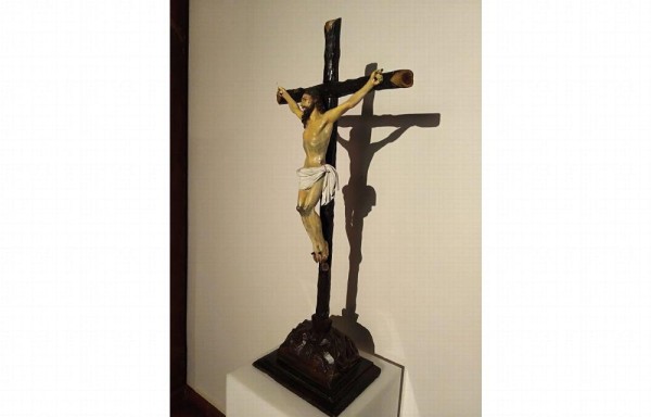 Un crucifijo hallado en la ciudad.