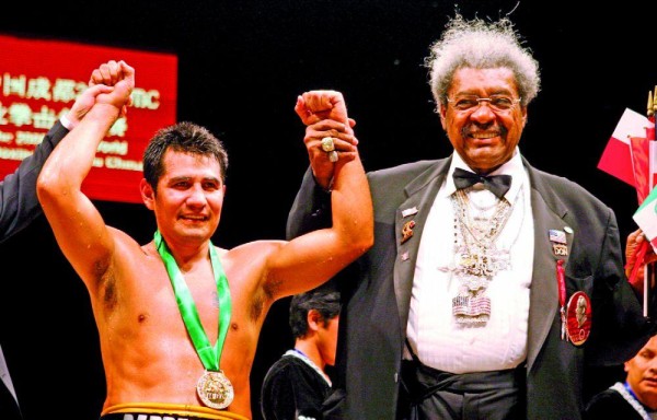 El excampeón mexicano Marco Antonio Barrera.