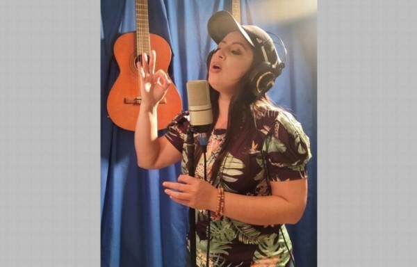 Sigue en la música, pero ahora en la iglesia.