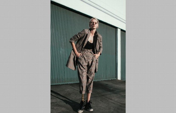 Aunque los cirujanos recomendaron la amputación de ambas piernas en el momento, ella decidió luchar y salvar su pierna izquierda, pero lamentablemente perdió esta batalla.