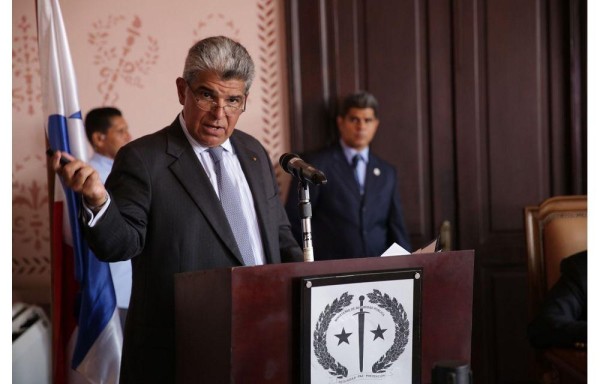 ‘En Los contratos suscritos por mí, no hubo ninguna comisión para nadie' José Raúl Mulino EXMINISTRO DE SEGURIDAD