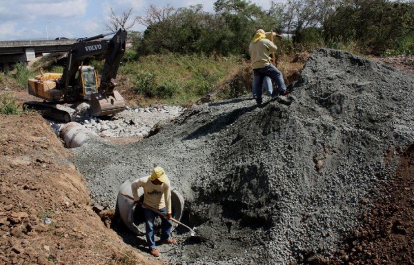 El MOP trabaja en los caminos.