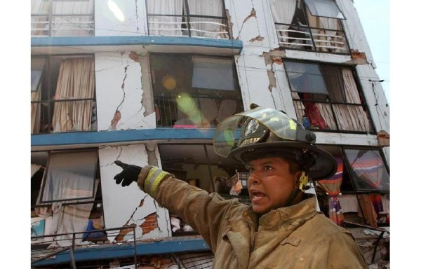 Los datos son todavía preliminares, pues en muchos edificios derrumbados continúan las tareas de rescate.
