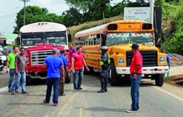 Transportistas amenazan con paro de labores este miércoles