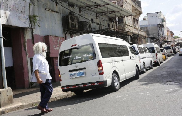 Busitos piratas, según Vergara, no cumplen con los requisitos para brindar el servicio.