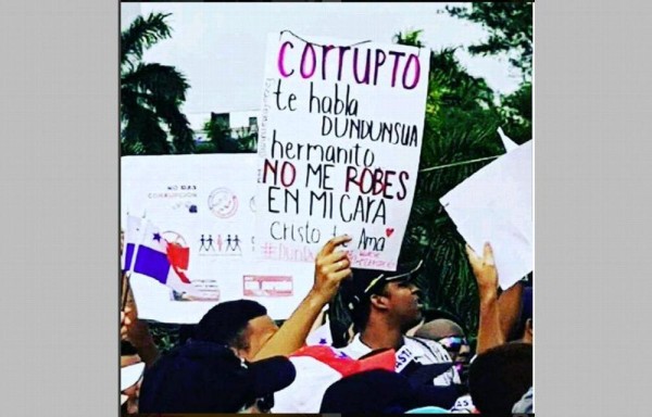 La historia no terminó allí. La periodista Delfia Cortéz, que se considera amiga de ‘Dundusuá', desde hace algún tiempo, indagó más acerca de este personaje.