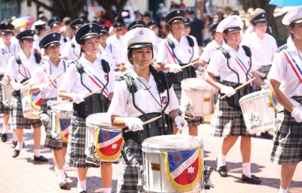 Niñas del Colegio Las Esclavas mostraron su destreza.