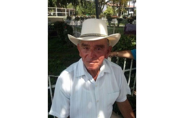 ‘Esperamos que reparen la vía para poder sacar los productos a los mercados' Víctor Núñez RESIDENTE