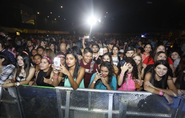 Cientos de chicas llegaron al evento.