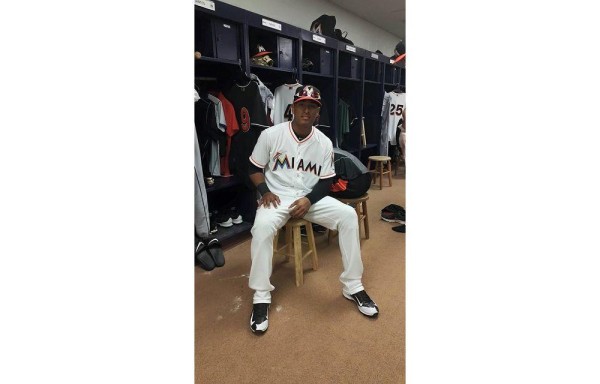 Jhonny Santos de los Marlins de Miami.