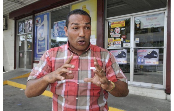 ‘nos reunimos con el ministro quien garantizó que realizaría la auditoría. aqui trabajamos por los pacientes' eric portocarrero REPRESENTANTE