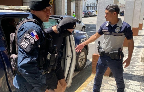 Metieron en la jaula a un colombiano por asesinar a su mujer