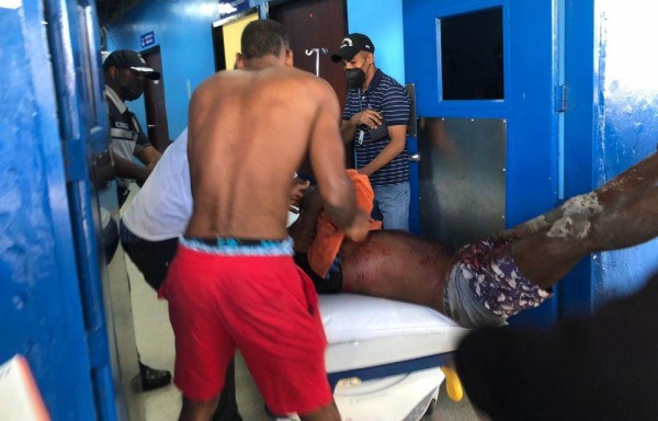 La víctima, que recibió al menos tres balazos, llegó muerto a las puertas del hospital Manuel A. Guerrero
