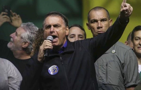 Bolsonaro parte con una desventaja de entre cinco y siete puntos.