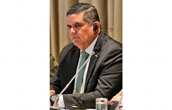Ministro de seguridad, Juan Pino