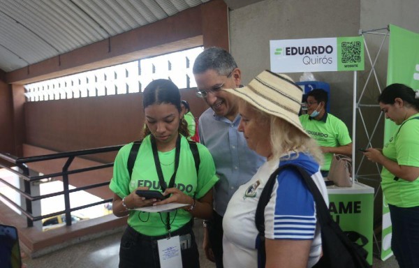 Recolección de firmas del precandidato presidencial, Eduardo Quirós.