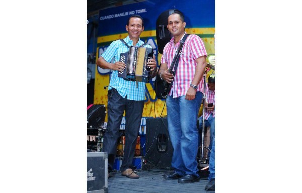 Acordeonista y cantante.