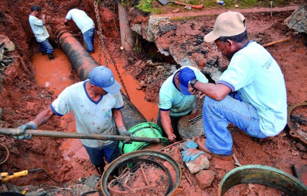 Las reparaciones no se da en el momento oportuno, varias comunidades se quedan sin el servicio hasta por más de 24 horas.