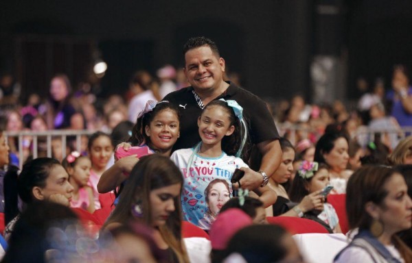 Soy Luna cautiva con su show