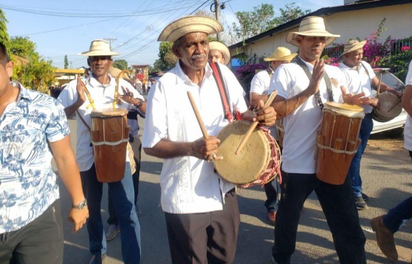 Herreranos celebraron en grande con el Festival Artesanal y Folclórico de La Arena