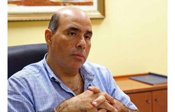 ‘Sin el cambio de placa no se sabe cuál taxi o bus es pirata y cuál sí lo es' Roberto Moreno EXDIRECTOR DE LA ATTT