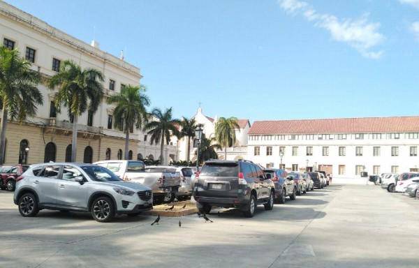 Acodeco establece parámetros para servicios de estacionamientos