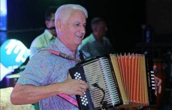 El músico oriundo de San José de Las Tablas recibió un reconocimiento en Guararé.