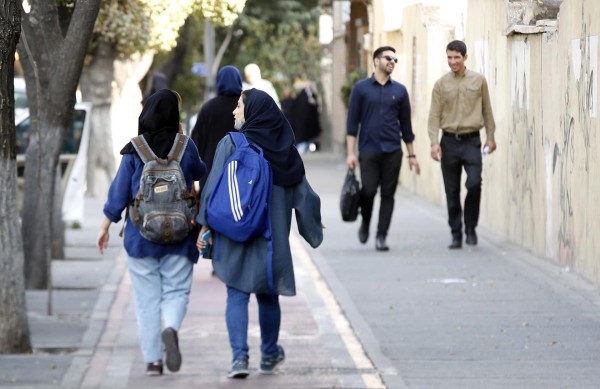 La Policía iraní usará cámaras para identificar a mujeres sin velo