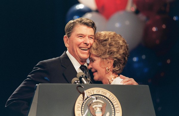 Nancy Reagan, falleció la mañana de hoy domingo .