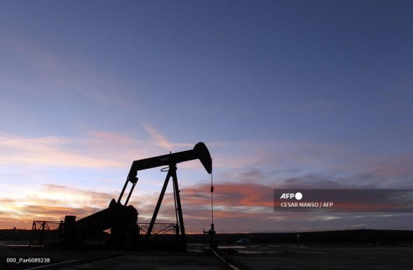 El petróleo vuelve a superar USD 100 por barril