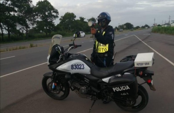 Conductores siguen manejando a exceso de velocidad