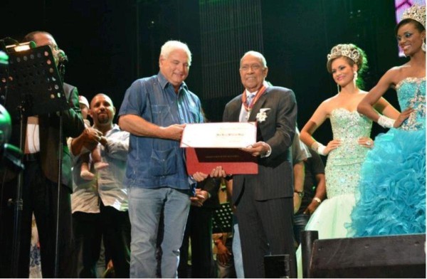 Agradeció por el cariño y la distinción recibida.