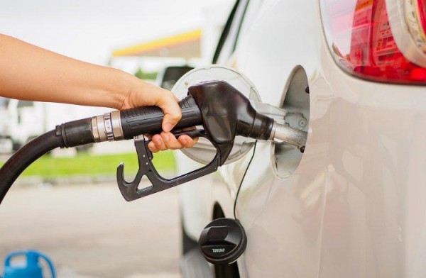 Precios en la gasolina registrarán una baja este viernes 