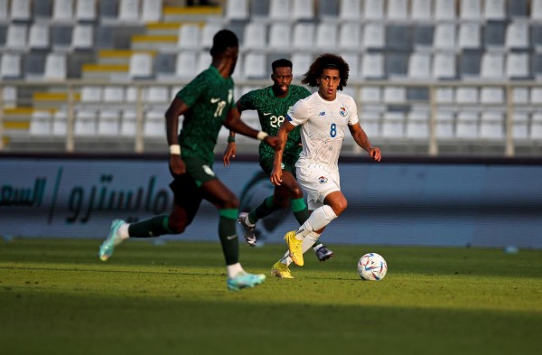 Arabia y Panamá empatan ante la mirada del cuerpo técnico de Argentina