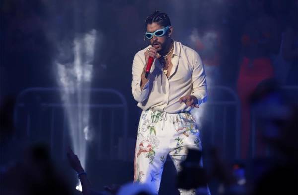 Bad Bunny, Karol G, Becky G y Farruko lideran los Premios Billboard Latinos
