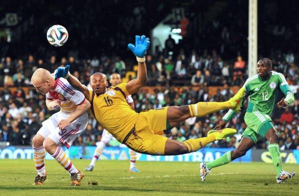 Portero marcó el gol más raro de la historia