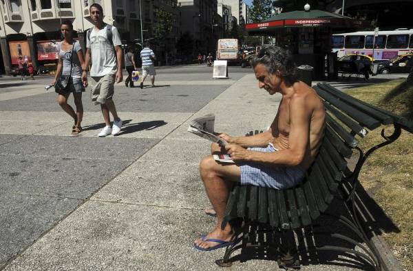 La ola de calor rompe récords de temperaturas y acentúa sequía en Uruguay