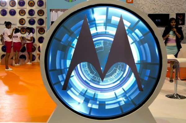 Motorola y Bullit presentan el primer dispositivo con mensajería por satélite