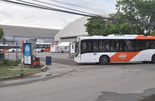 Empresarios de Mi Bus no asistieron a la AN.