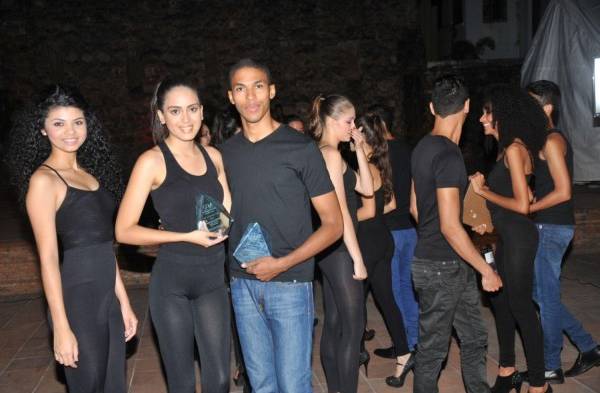 Ganadores: Jennifer Baules, Cristel Sittón y Alexander Villarreal.