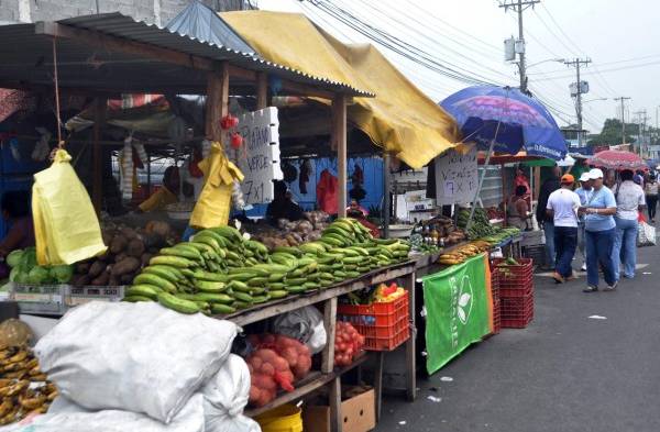 Buhoneros en San Miguelito.