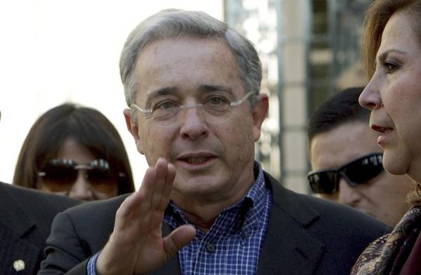 Álvaro Uribe.