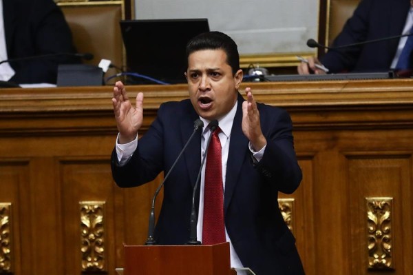 El chavismo se reincorpora a Parlamento venezolano tras más de 2 años ausente