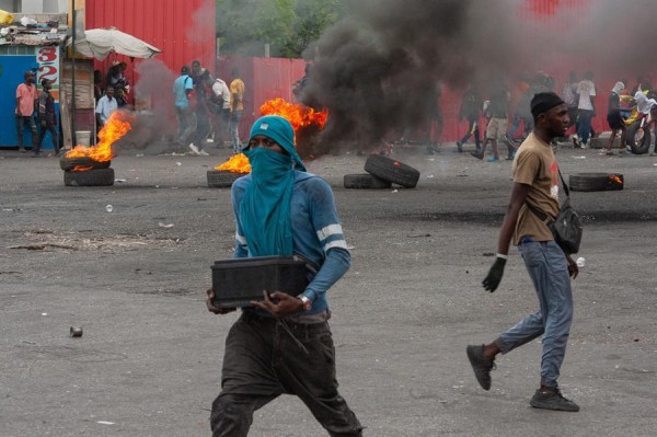 Protesta callejera en Puerto Príncipe.