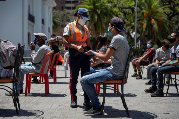 Condenan a 17 venezolanos en Trinidad y Tobago por entrada ilegal