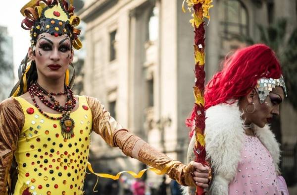 Más de cien mil personas marchan en Chile en el Día del Orgullo Gay 